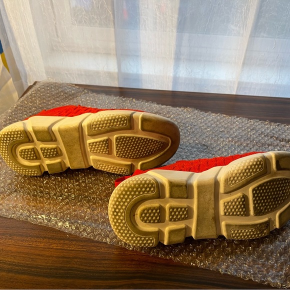 Red knit shoes - Picture 10 of 10